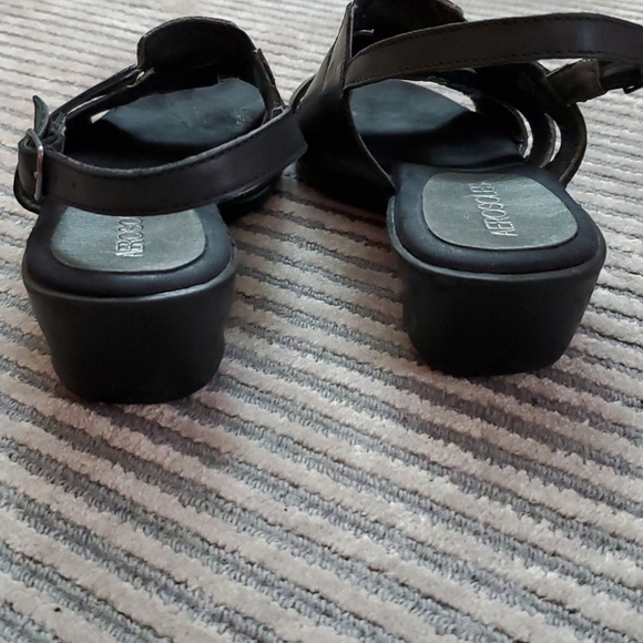 Super Comfy Black Aerosoles Sandals - Picture 4 of 5